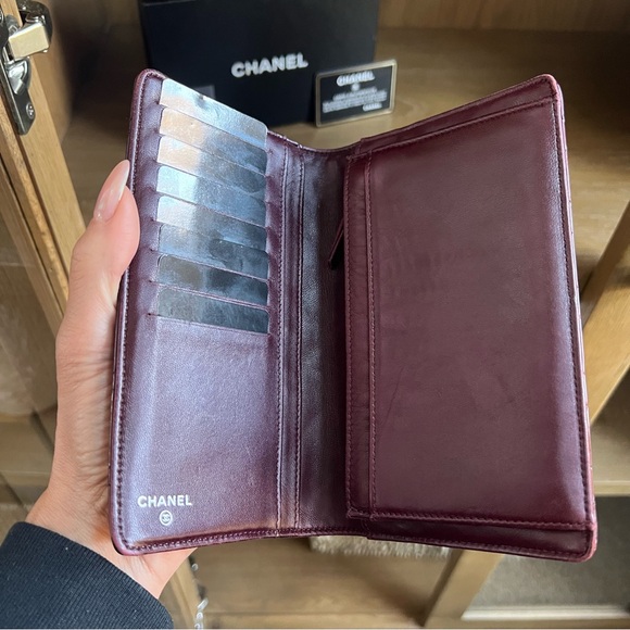 ✨RARE✨Chanel Burgundy Quilted Patent Leather Brilliant Wallet - FULL SET - Picture 8 of 14